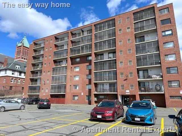 100 High St, Medford Square