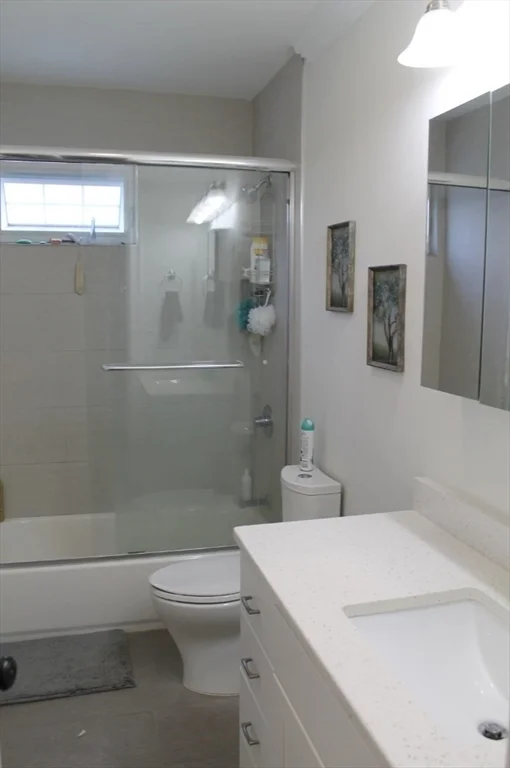 34 Circuit St, Roxbury