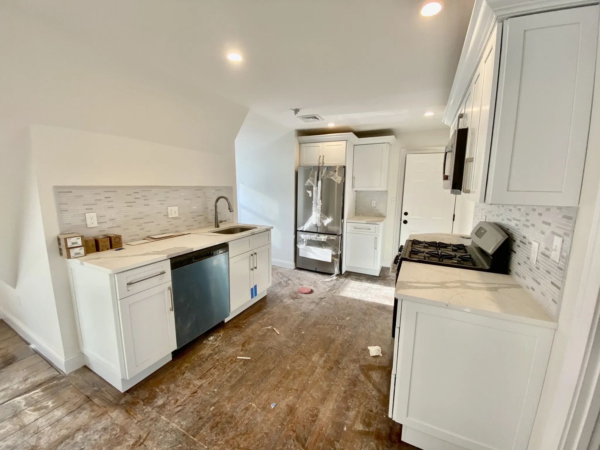 19-21 Bellevue St, Banks Square