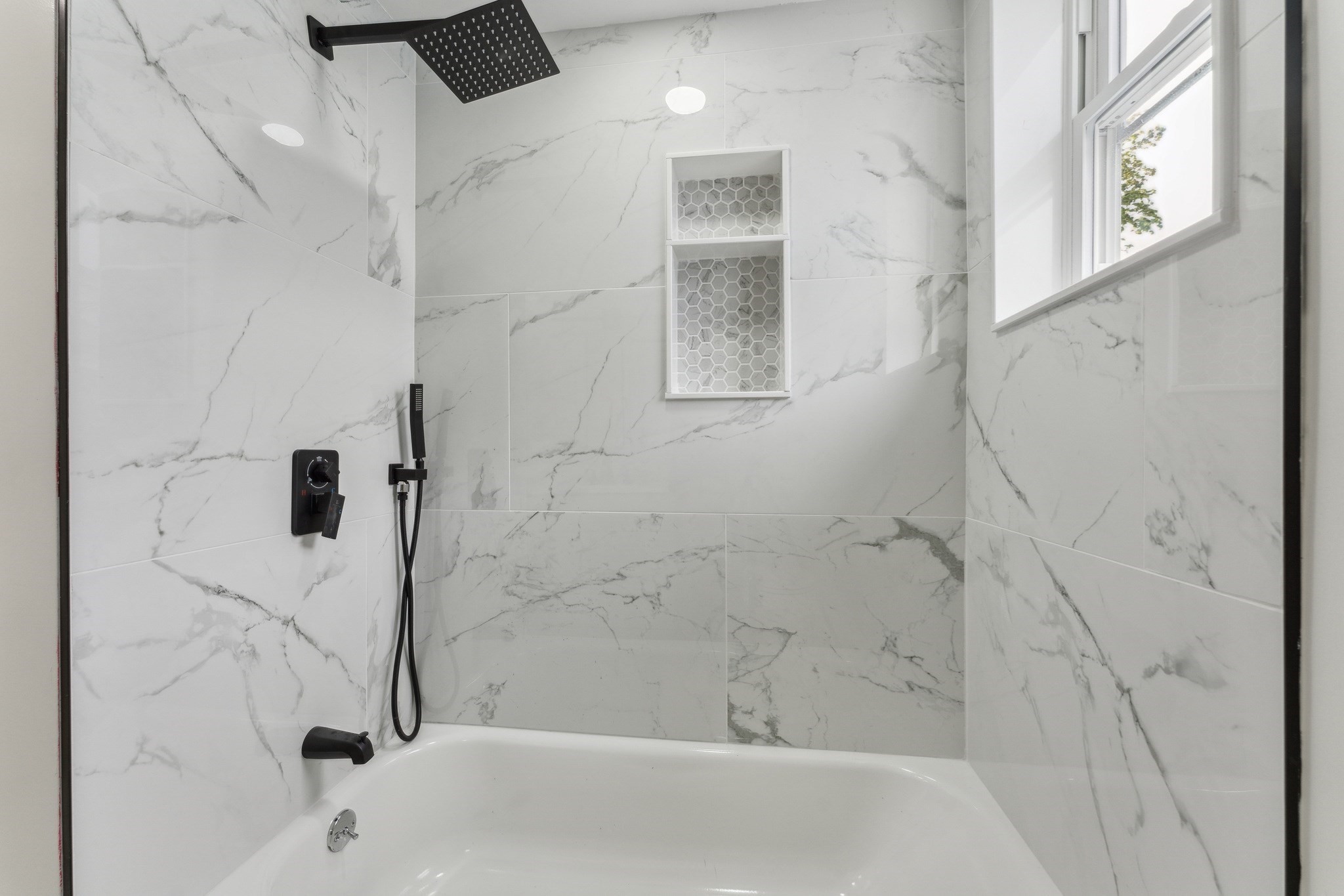 47 Brackett St, Oak Square