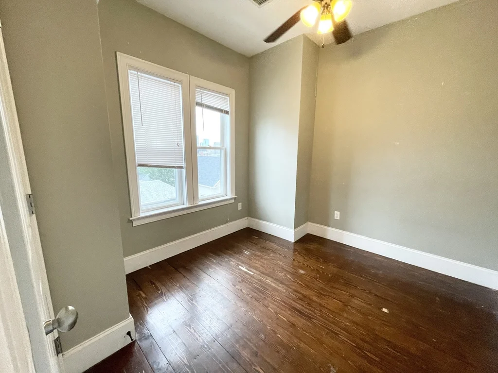 178 Hillside St, Mission Hill