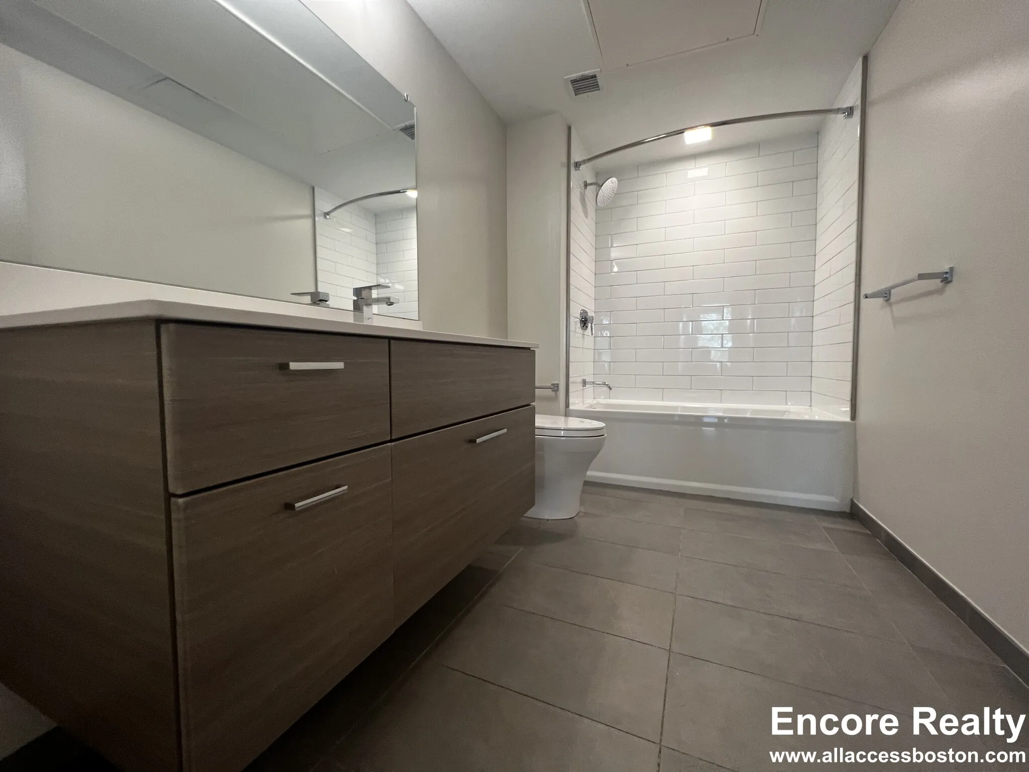 455 Harvard St, North Brookline