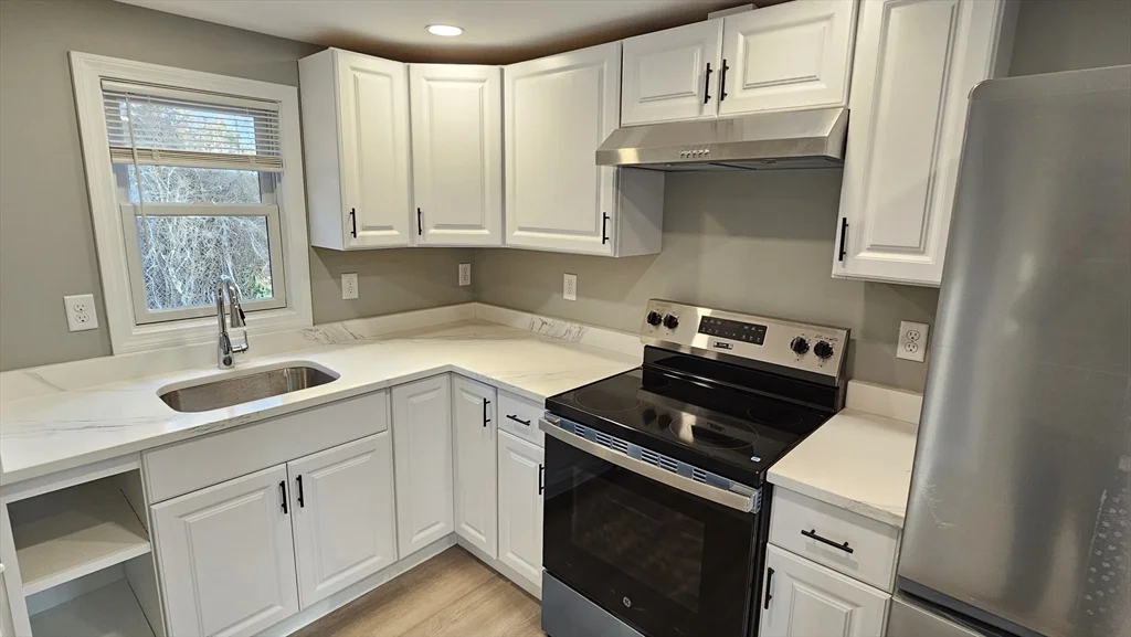 825 Scenic Hwy, Bourne