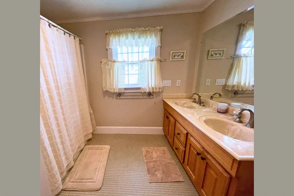 48 Angelica Ave, Mattapoisett