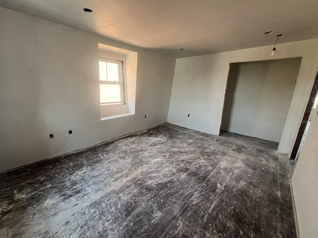 395 W 4th St, South Boston