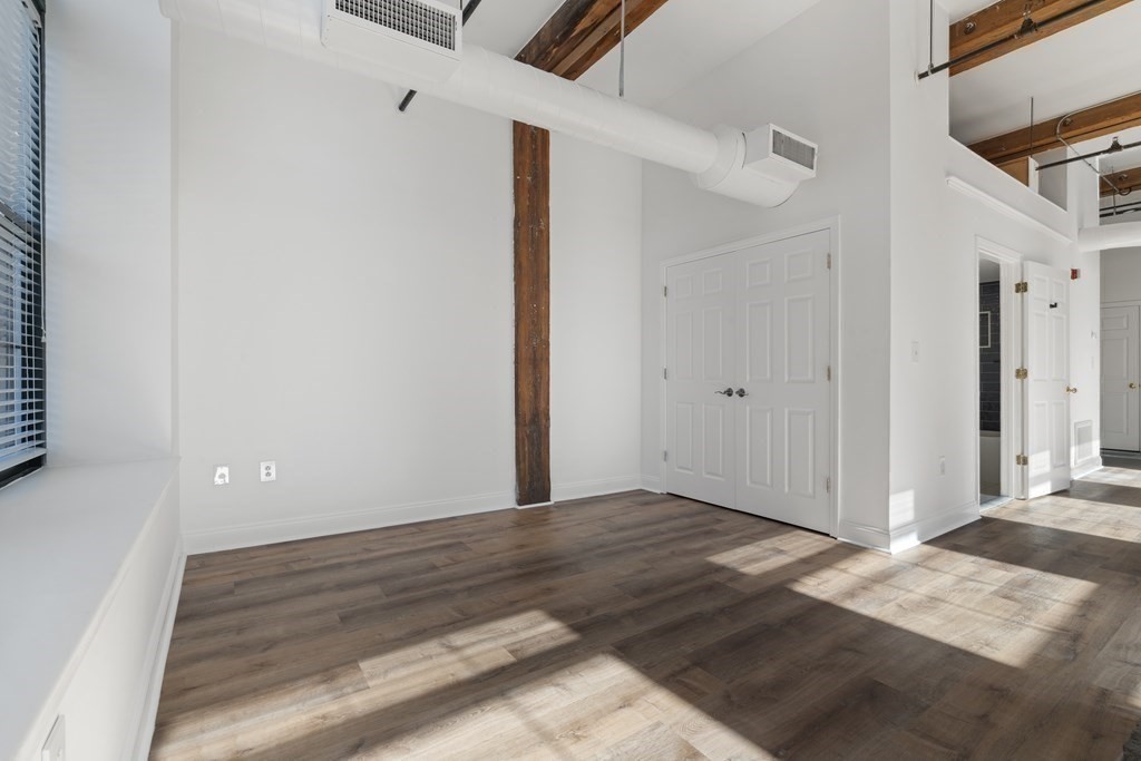 881 E 1st, South Boston