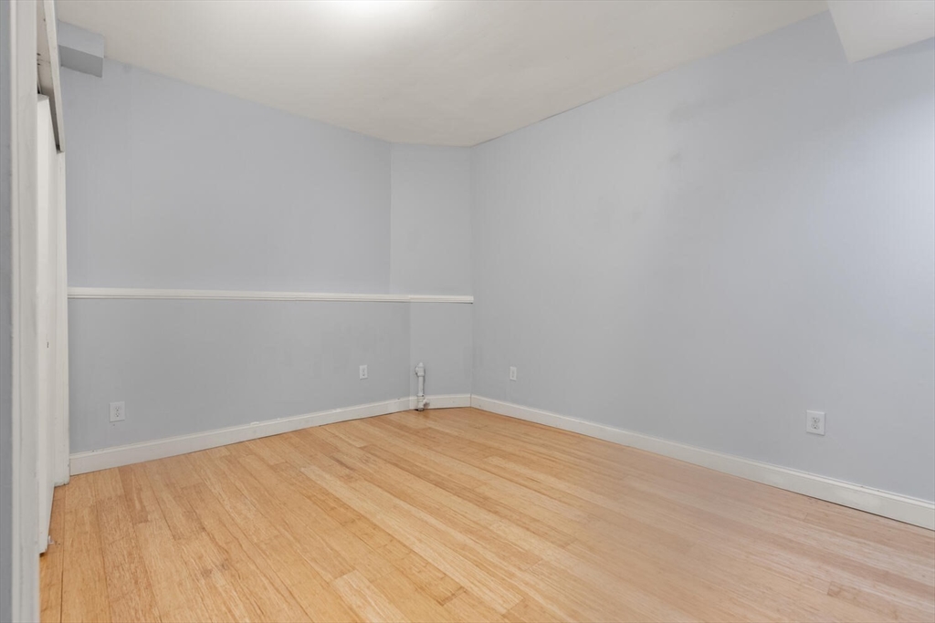 35 Bay State Rd, Back Bay