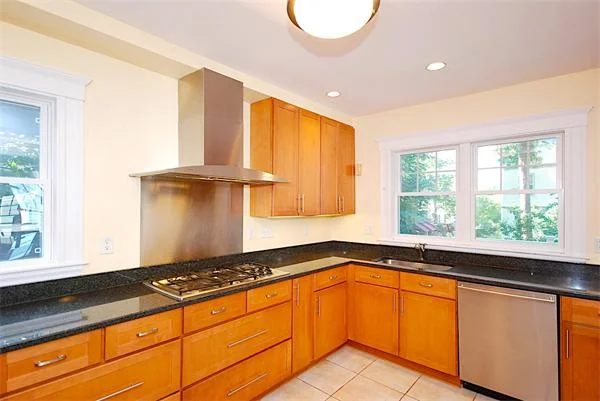 111 Fayerweather St, West Cambridge