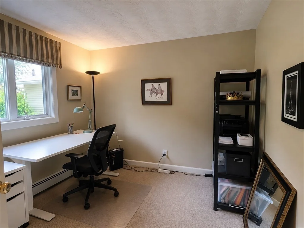 15 Leonard Rd, Framingham