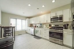 65 Bayberry Ln, Dartmouth