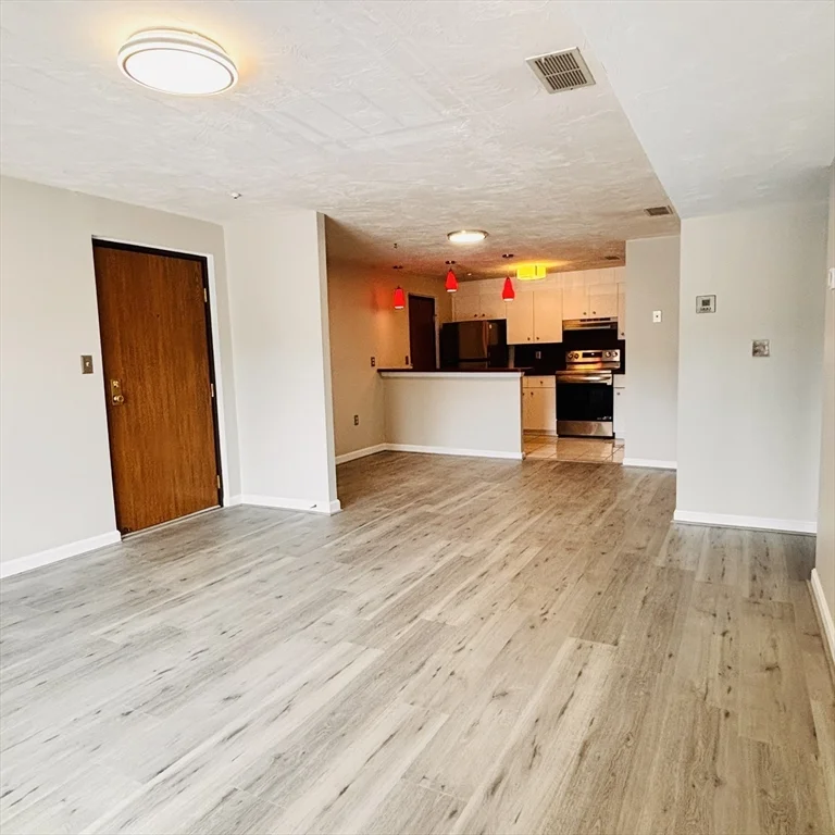 364 Neponset St, Canton