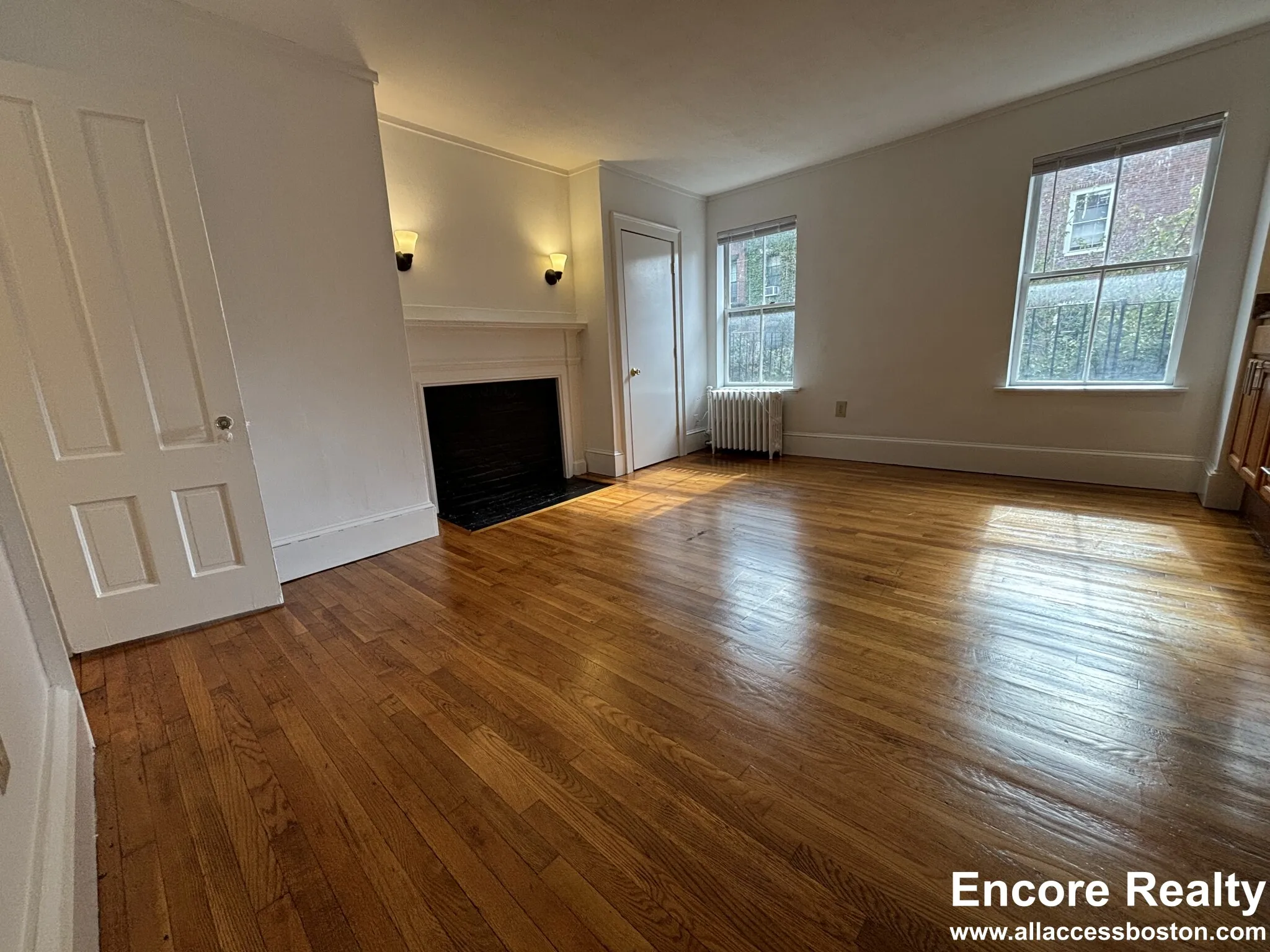 90 Myrtle St, Beacon Hill