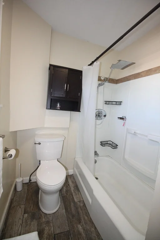 522 Slade T, Fall River