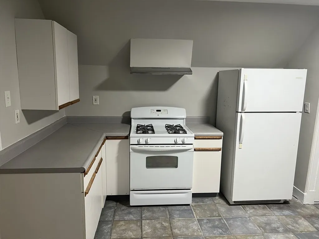 21 Carney St, Medford