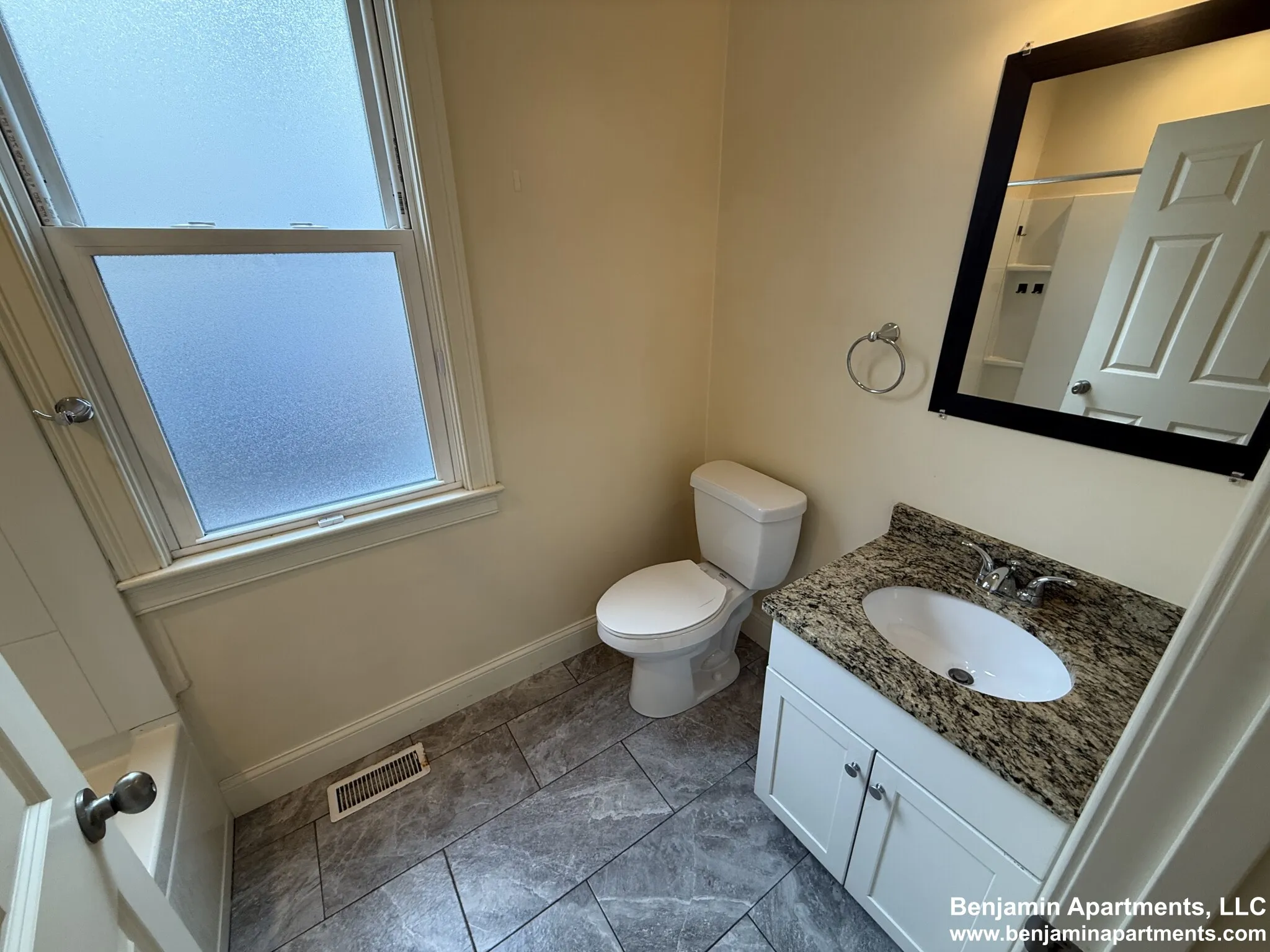 35 Pratt St, Allston