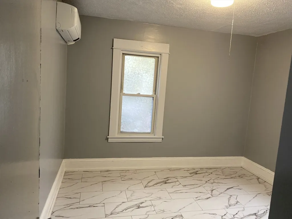 249 Commonwealth Ave, Springfield