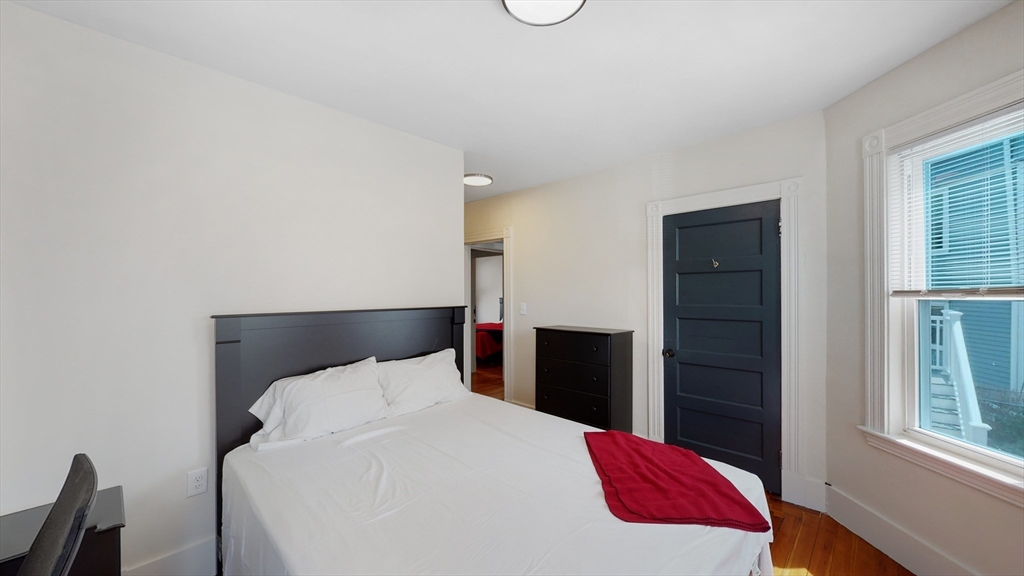 5 Chester Ave, Waltham