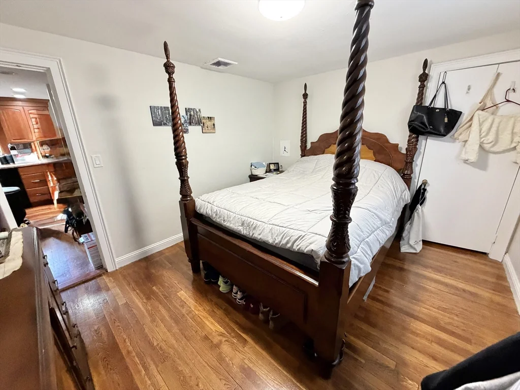 176 Upland Ave, Newton