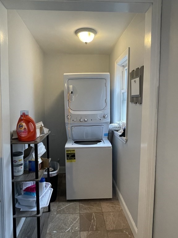 9 Maine Ave, East Somerville