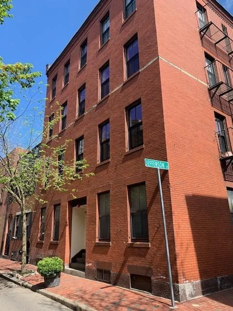 8 Fayette St, Back Bay