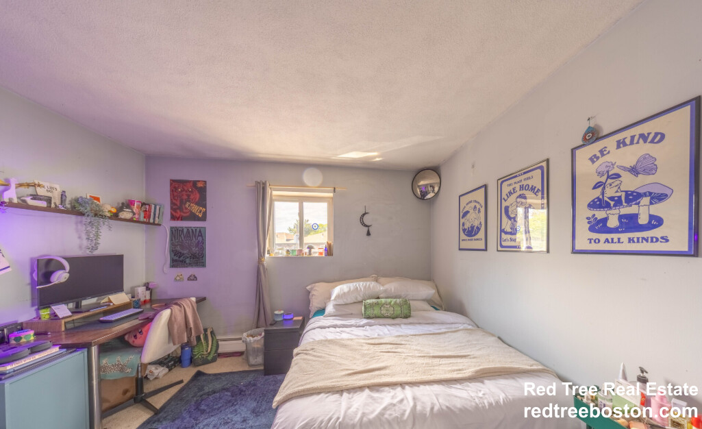 31 Westgate Rd, Chestnut Hill