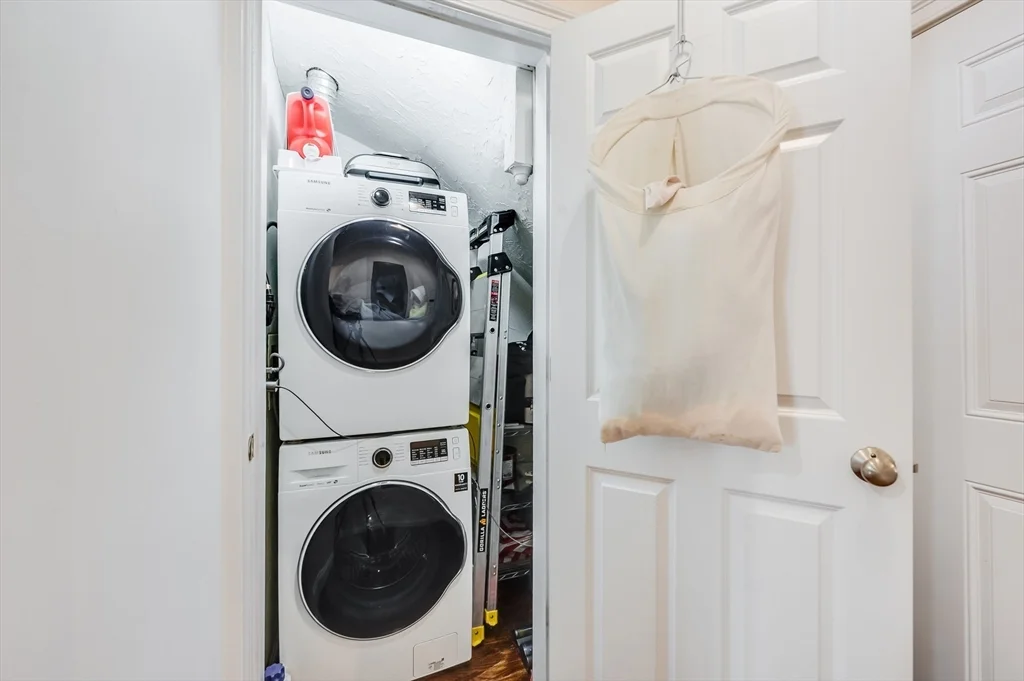 110 N St, South Boston