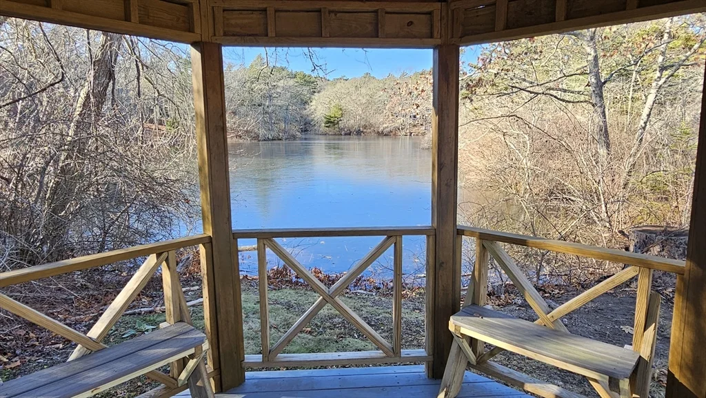 825 Scenic Hwy, Bourne