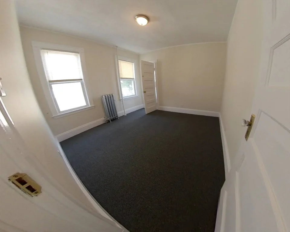 11 Banks St, Waltham