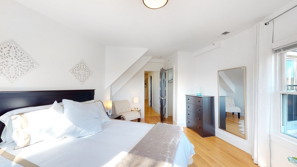 659 South St, Waltham