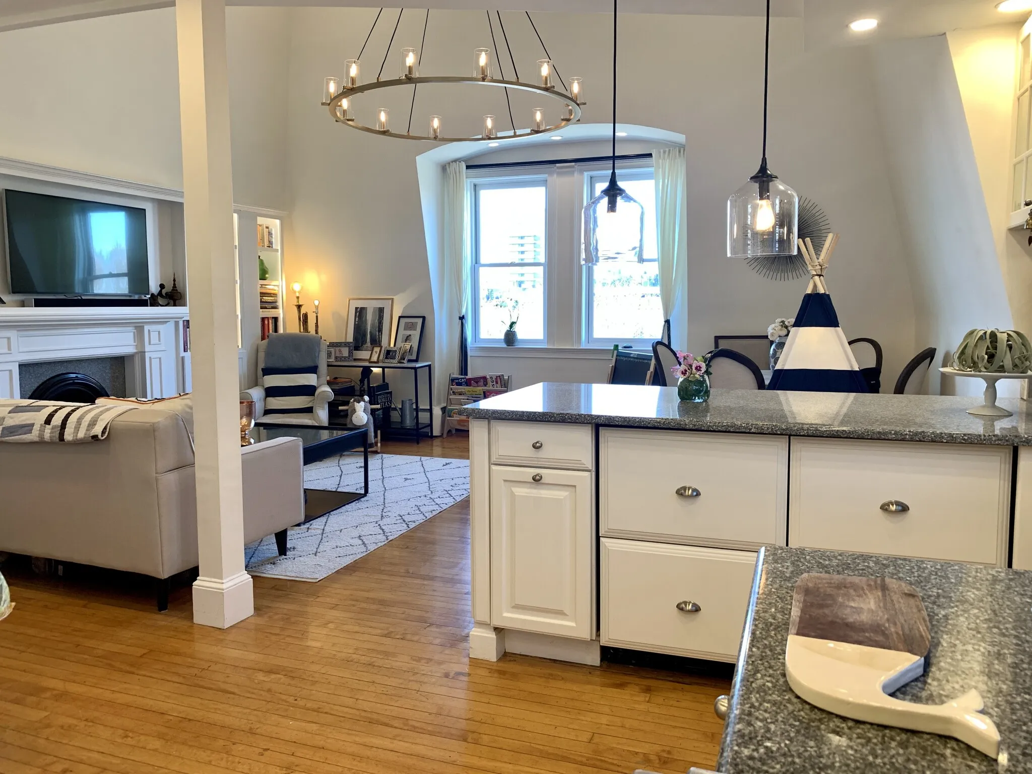 64 Commonwealth Ave, Back Bay