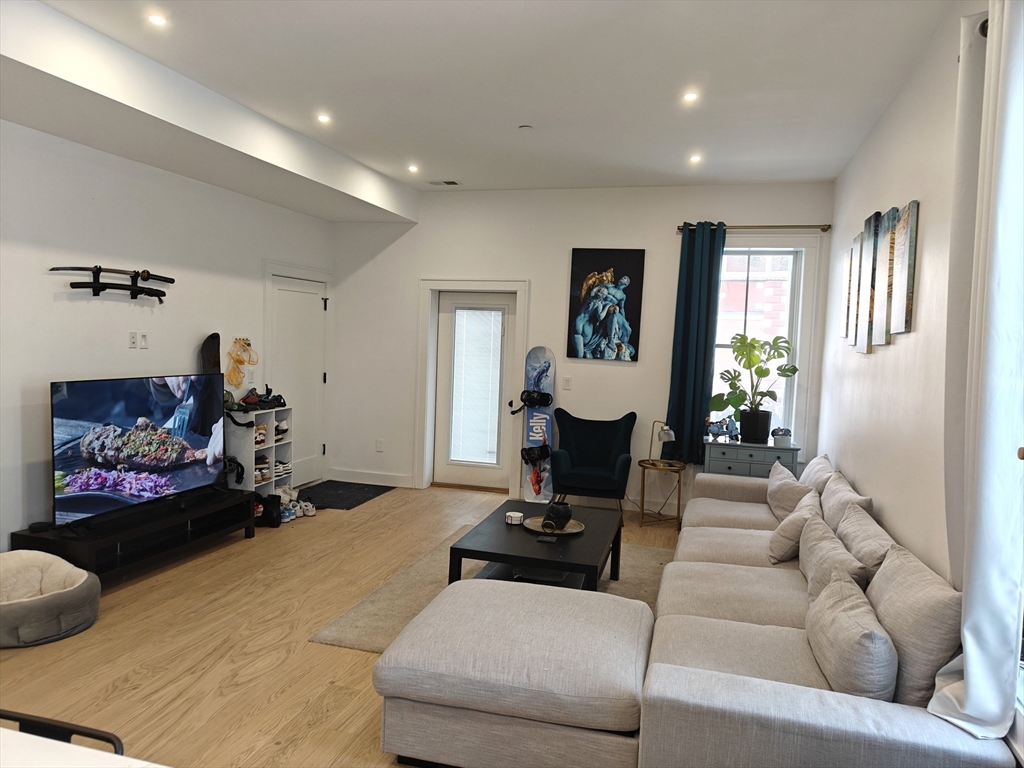 44 Glendale, Dorchester