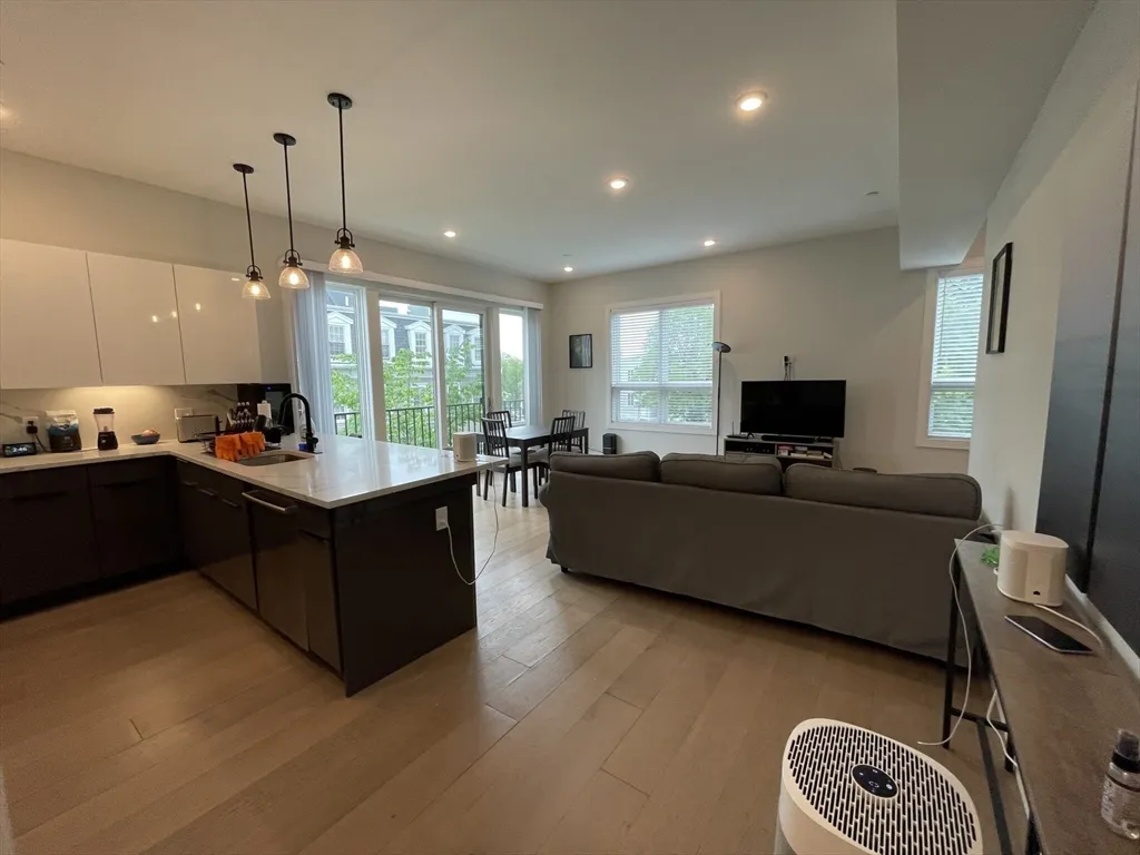 33 Ward St, South Boston