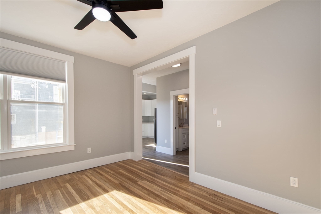 29 East Ave, Whitman