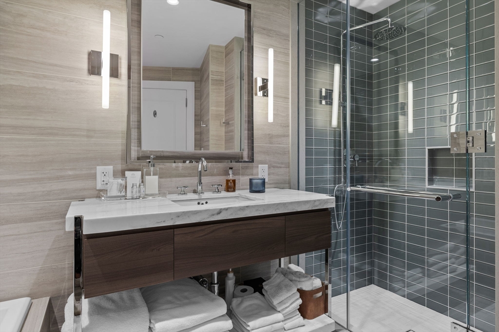 430 Stuart St, Back Bay