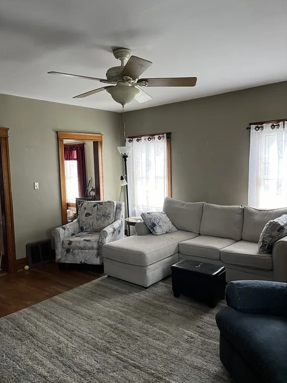 144 Linwood St, Uxbridge