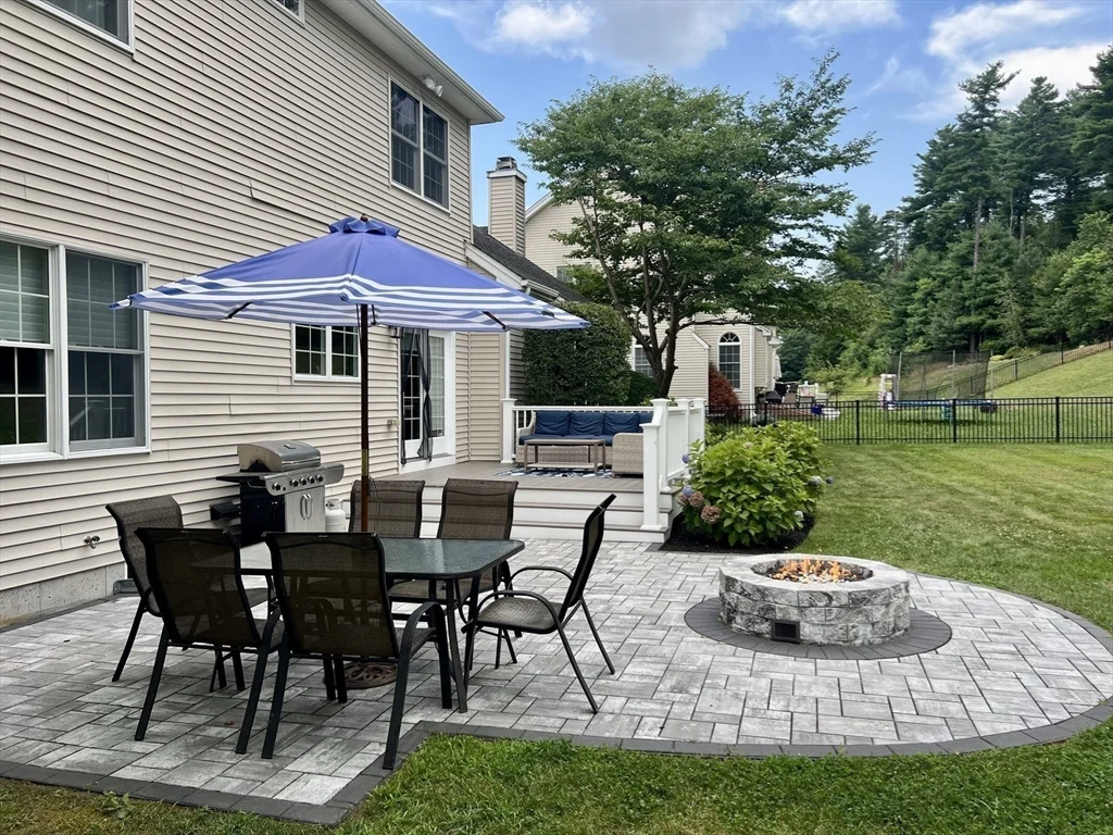 24 Endean Dr, Walpole