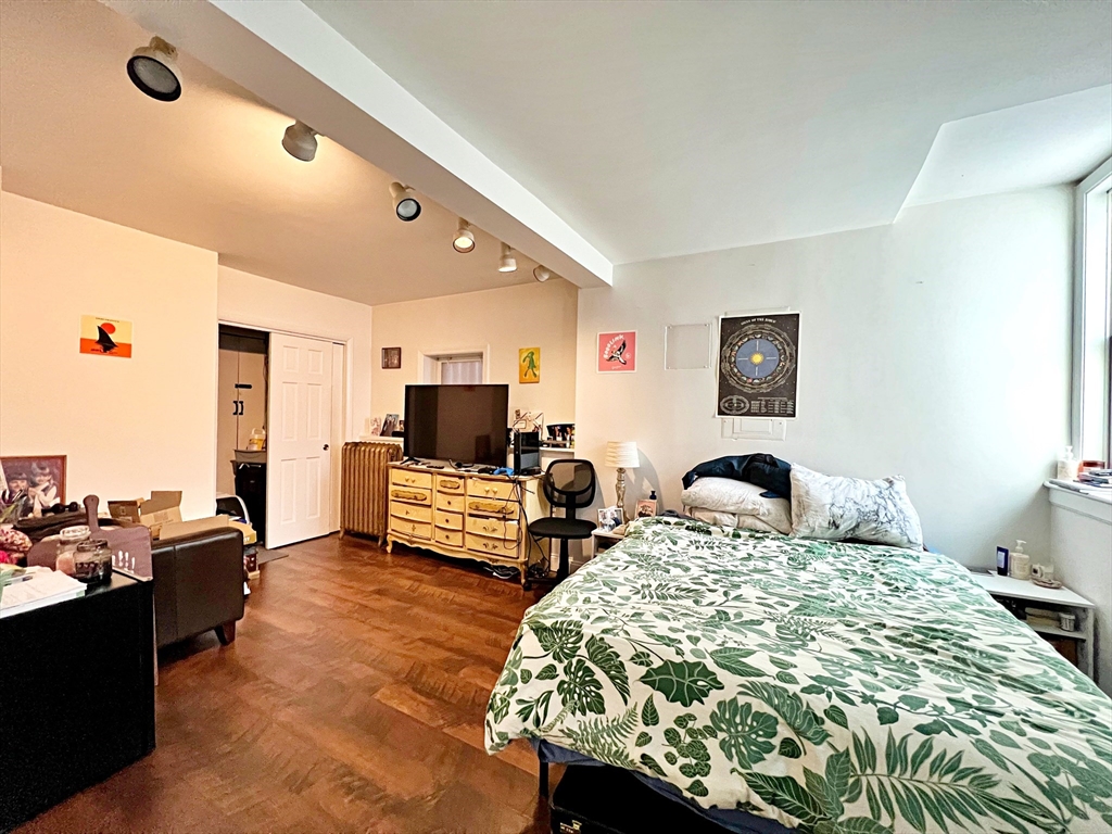 418 Sumner St, East Boston