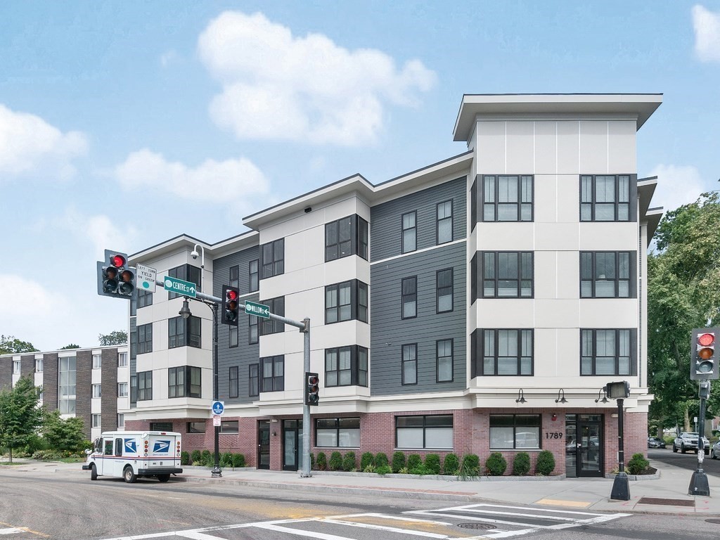 1789 Centre St, West Roxbury