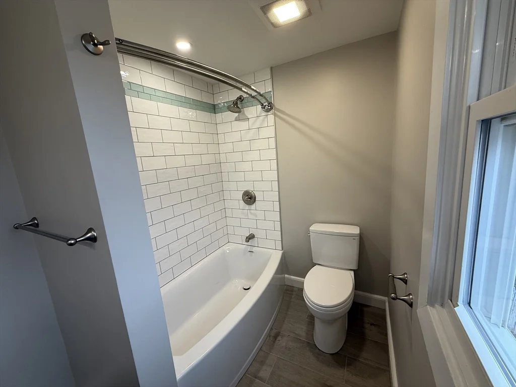 7 Silvia Ct, Hyde Park