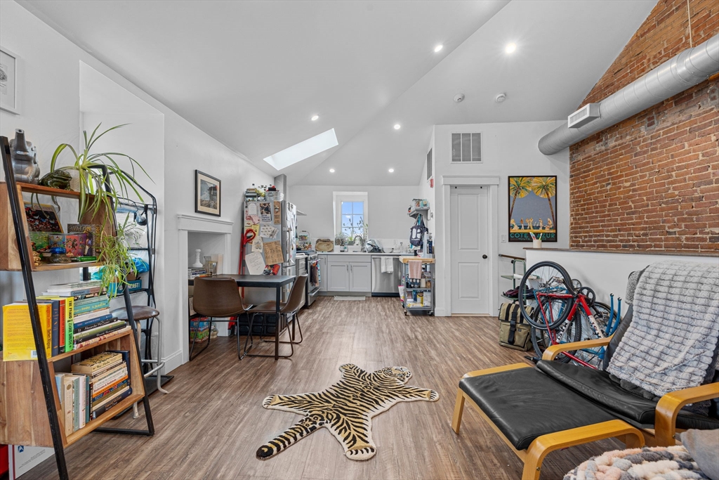 105 Broadway, Chelsea