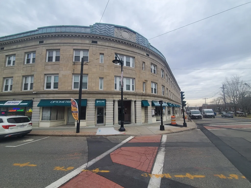 738 Washington St, Norwood