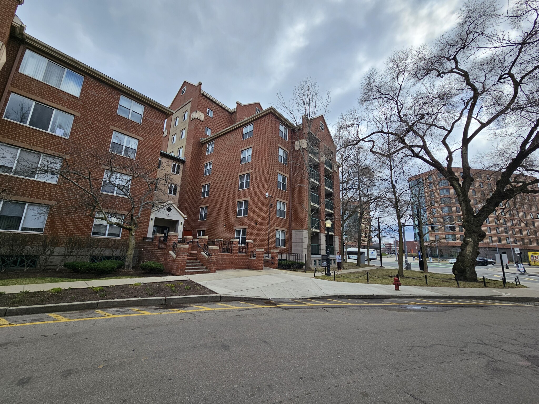 1 South Point Dr, Dorchester