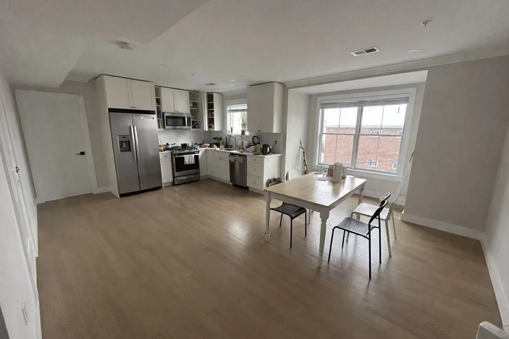 13 Greylock Rd, Allston