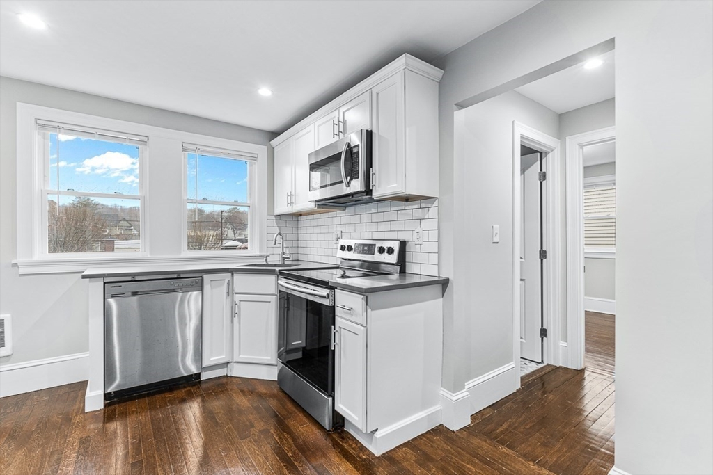 11 Town Hill St, Quincy