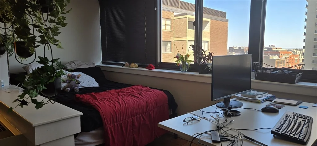 2 Hawthorne, West End