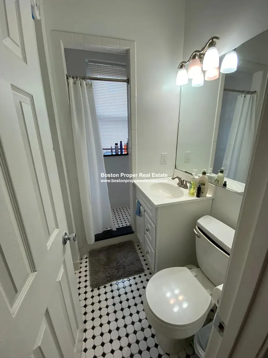 64 Hemenway St, Fenway