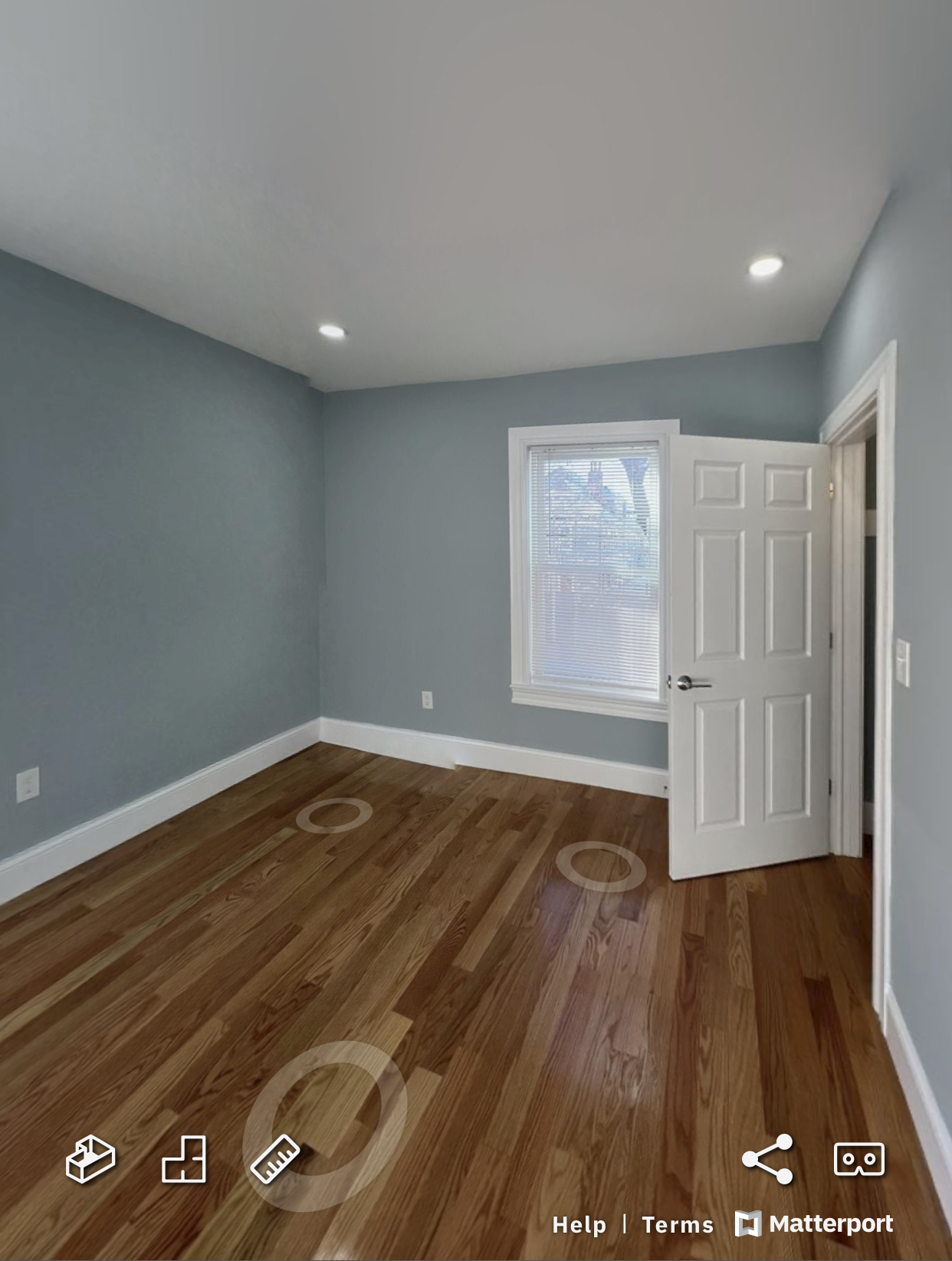 372 Oxford St, Ward Two