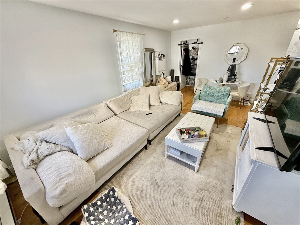 9 Boston St, South Boston