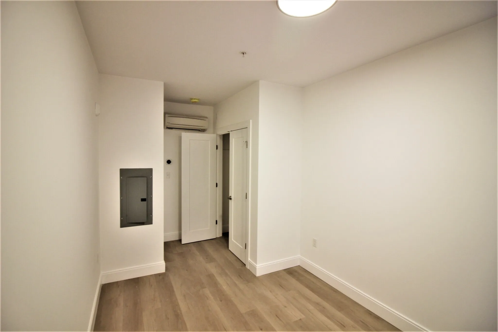 1 Newcomb St, Roxbury