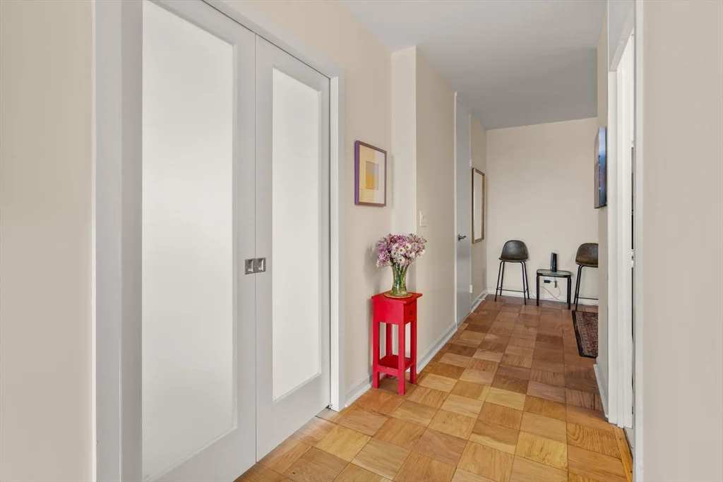 85 E India Row, Waterfront